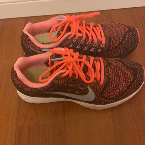 Nike Running Shoes - Picture 2 of 5
